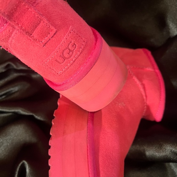 UGG Berry/Pink Ultra Mini Platform sz 9 - Picture 5 of 10